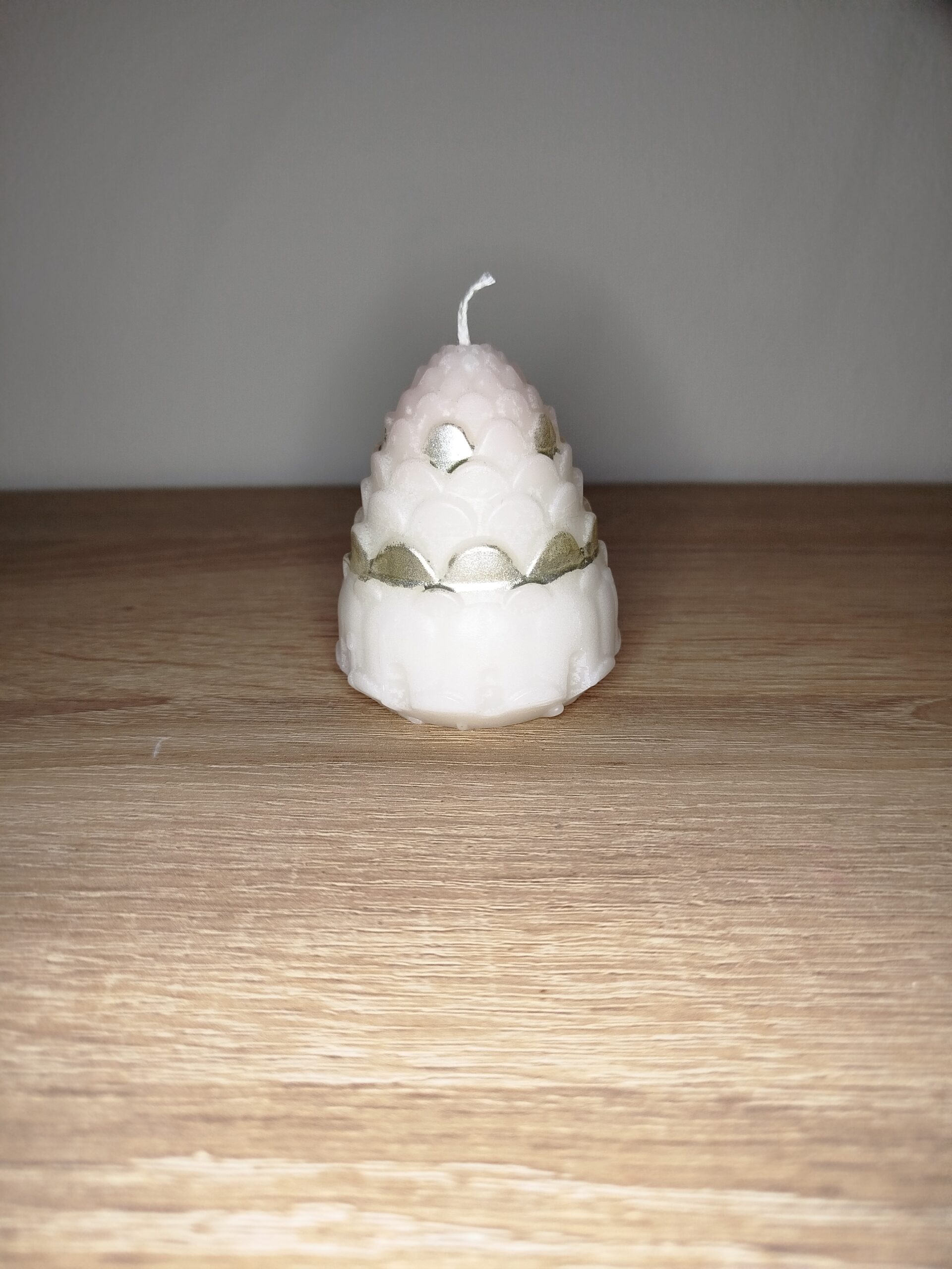 κερί σε σχήμα κουκουνάρι