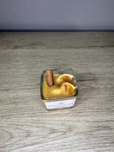 Αρωματικό κερί σε γυάλινο ποτήρι μικρού μεγέθους