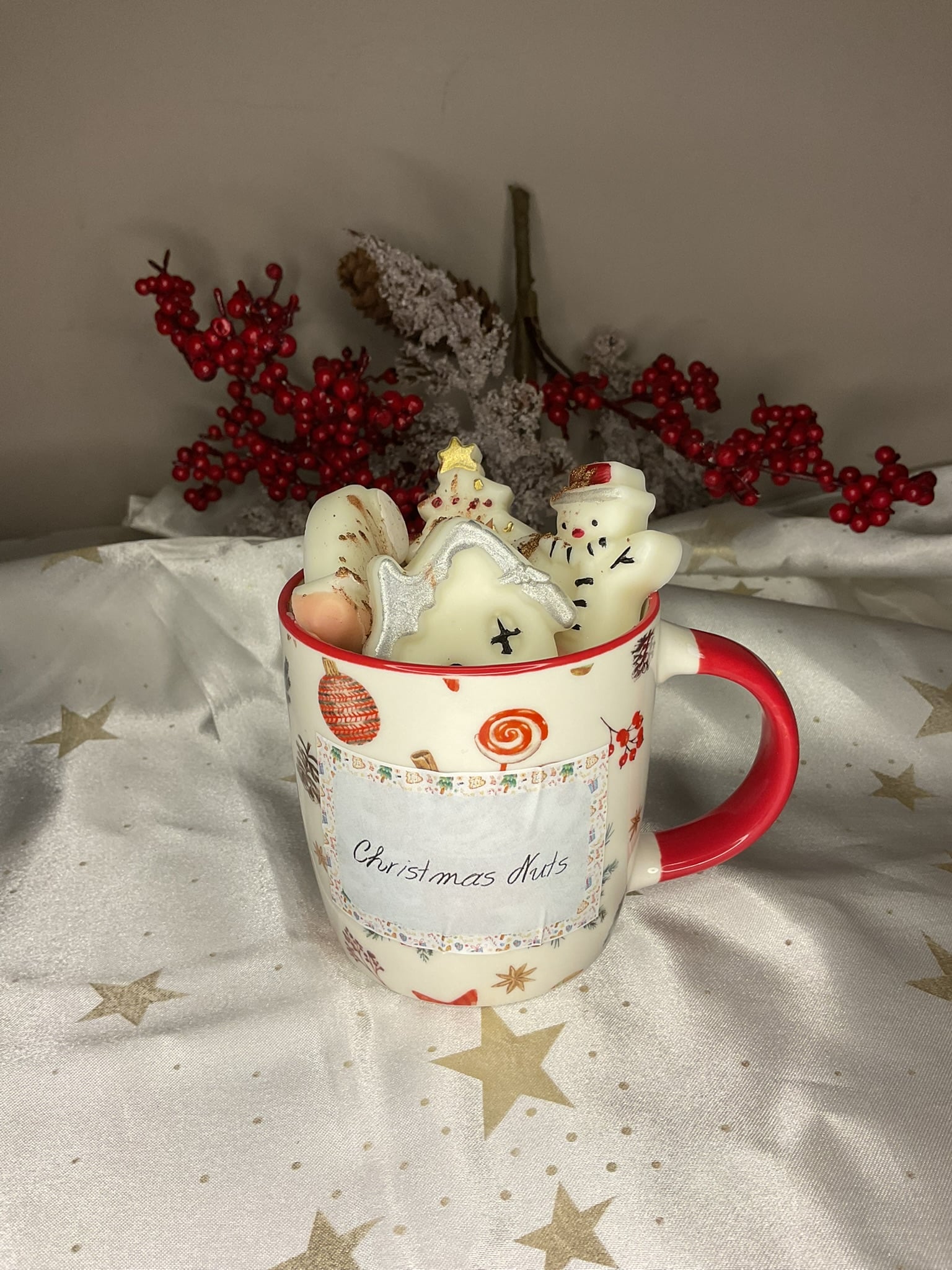 Χριστουγεννιάτικη κούπα Winter Glow Snow με λευκά κεράκια σε σχήμα χιονάνθρωπου, σπιτιού και χιονισμένων δέντρων